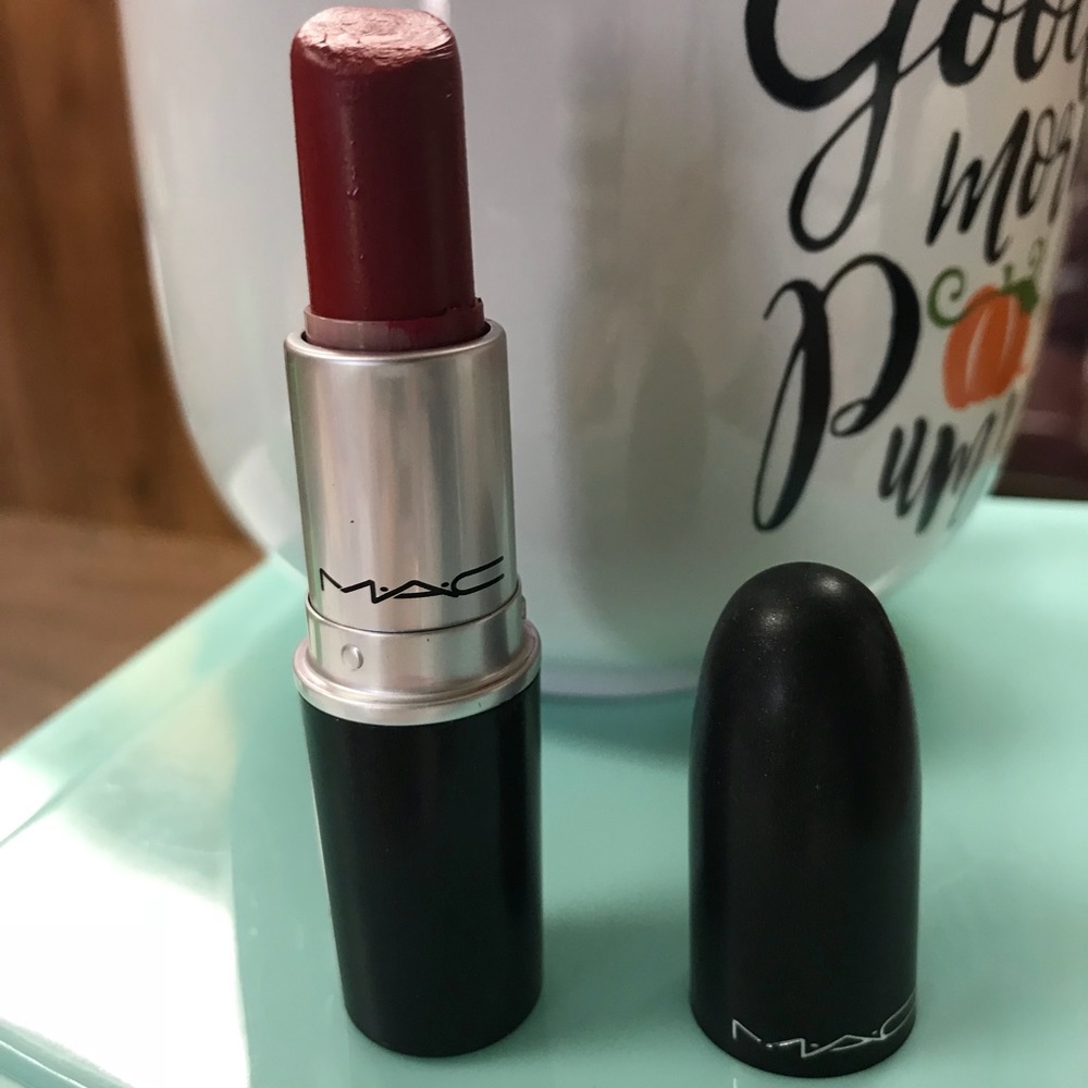 Mac red lipstick